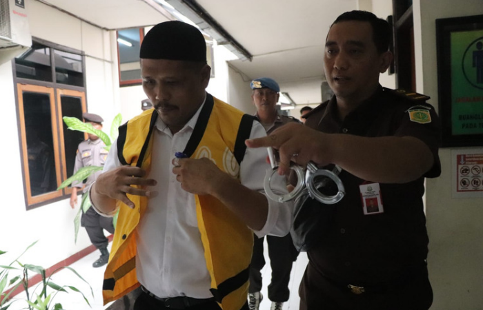 Glowoh dituntut hukuman mati oleh JPU saat sidang di PN Tulungagung.
