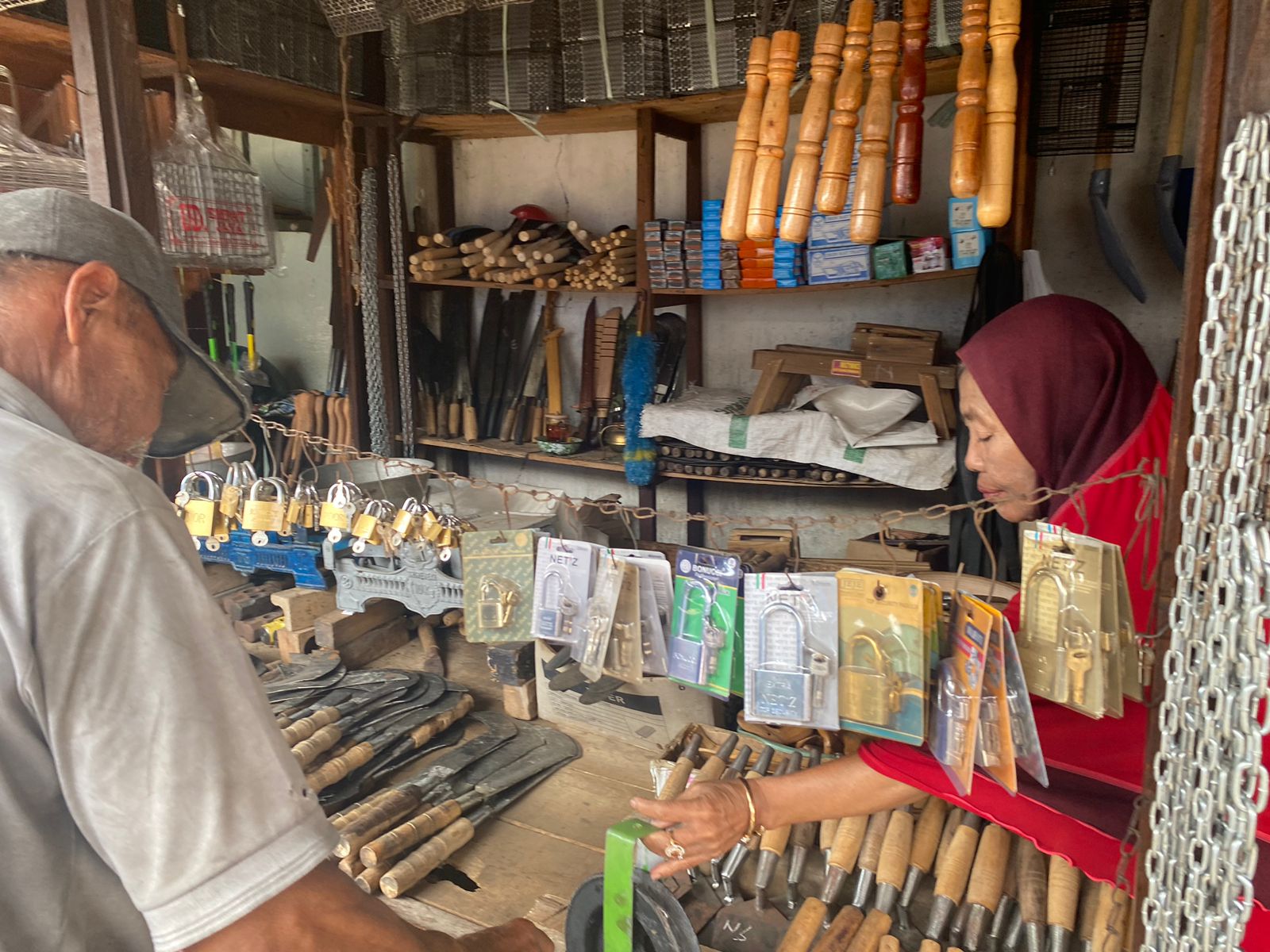 Isnatun, saksi keemasan Pasar Wage Kabupaten Tulungagung.