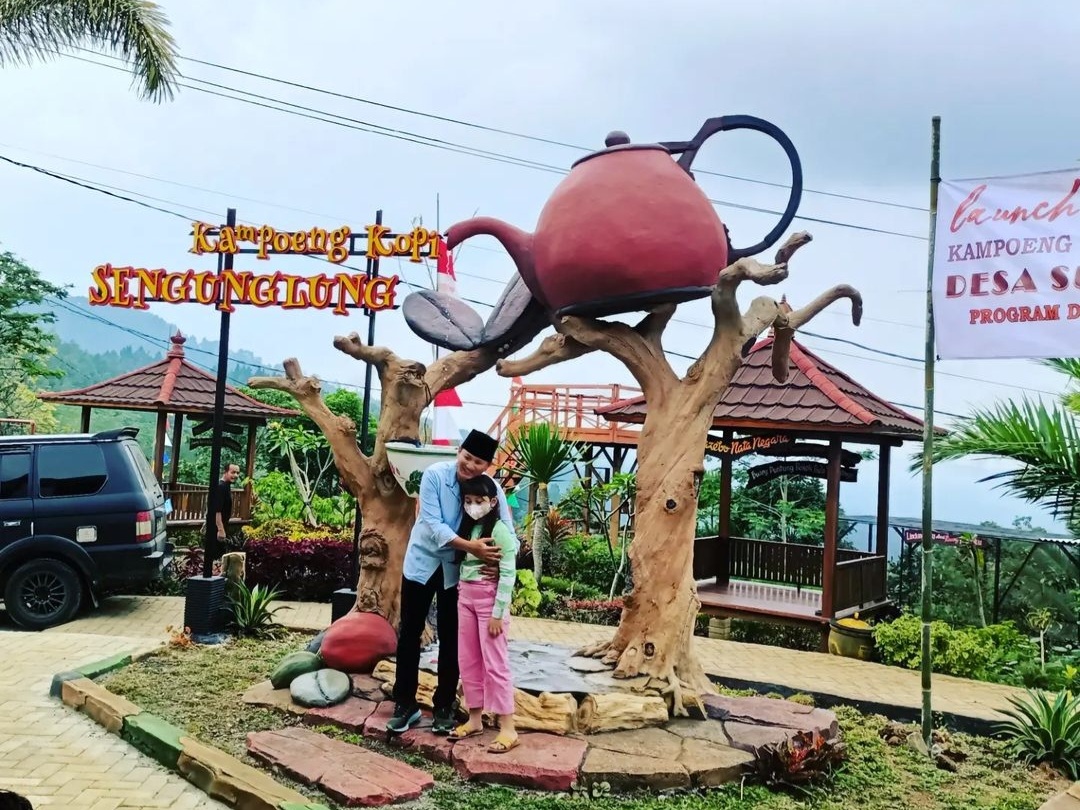 Bupati Trenggalek saat peresmian Rest Area Thuk Dali
