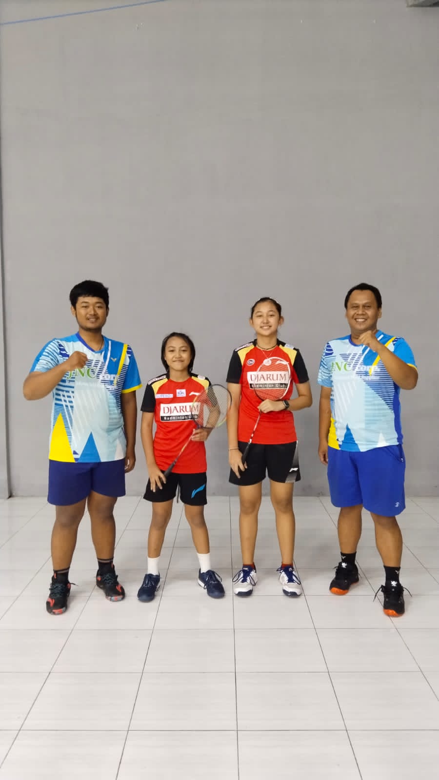Wendra Tri Santoso bersama anak didiknya.