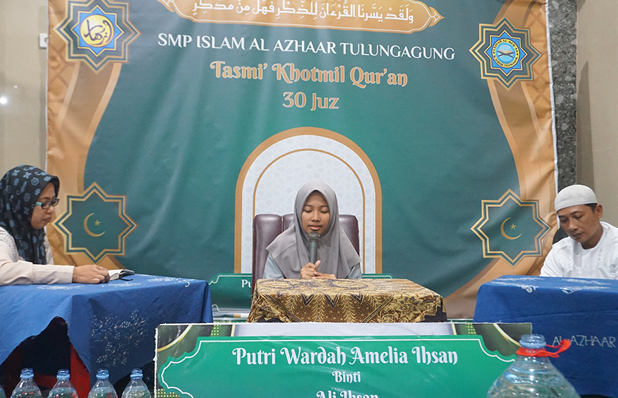 HAFAL ALQURAN: Amel (tengah) saat mengikuti Tasmi