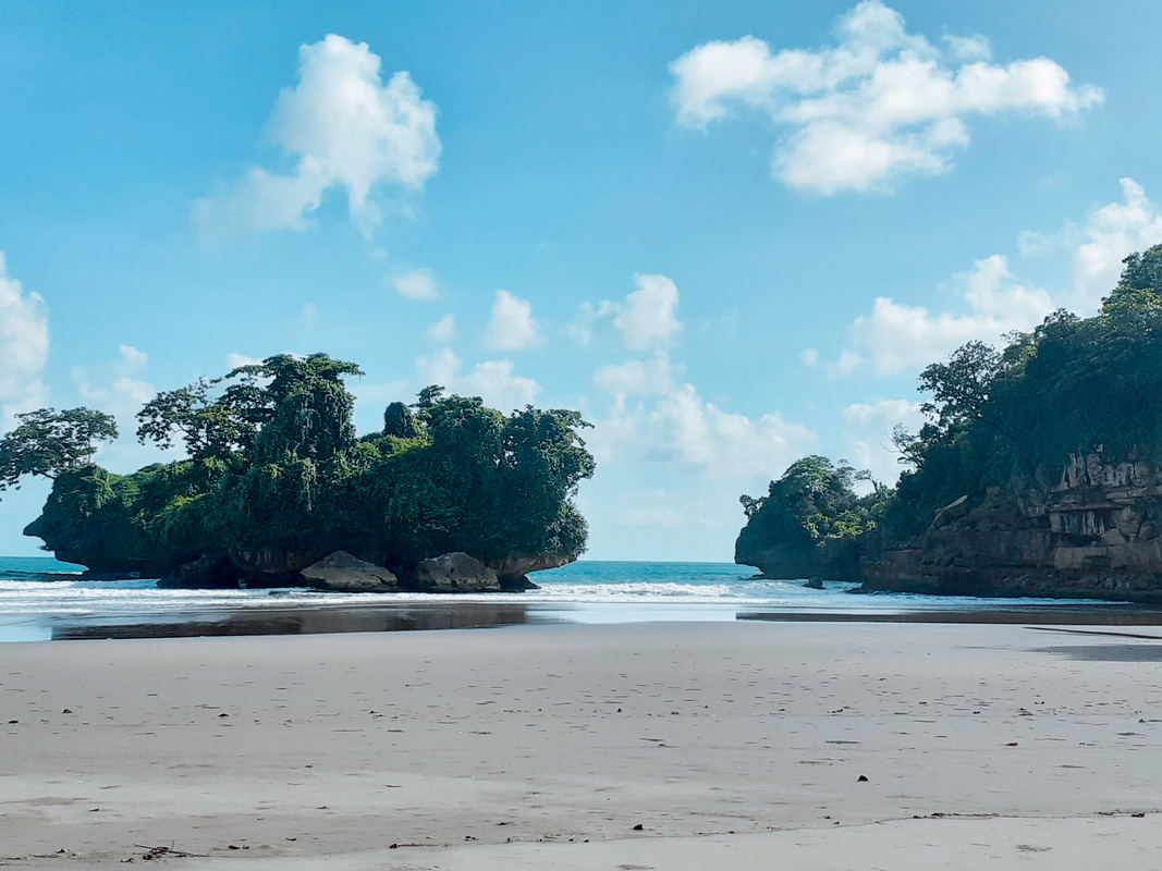 Pantai Pelang