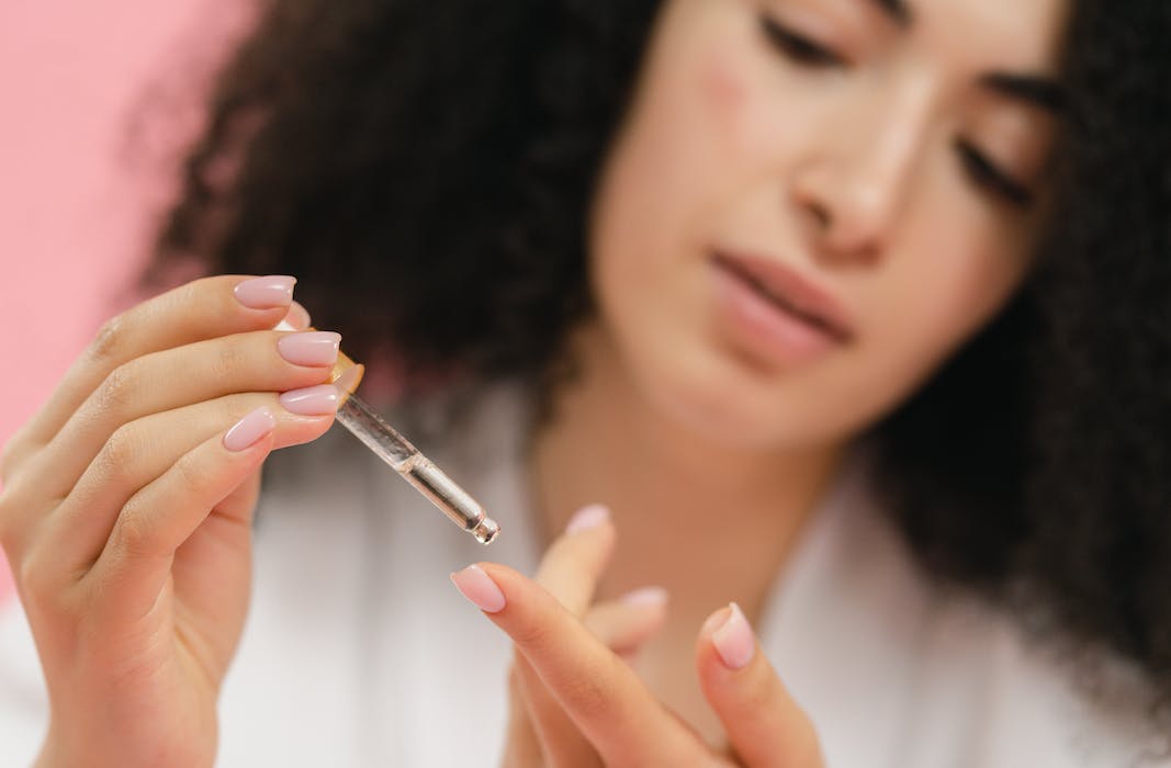 Kesalahan memakai serum bisa bikin kulit berjerawat