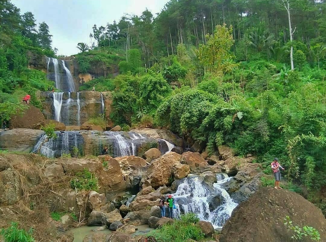 Pesona Air Terjun Songgo Langit di Kecamatan Pule, Trenggalek