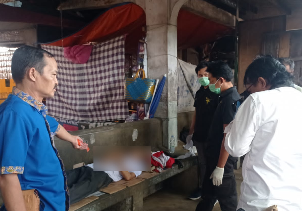 Penemuan jasad pria di Pasar Ngemplak Tulungagung.