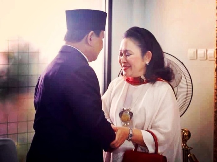 Potret Prabowo Subianto dan Titiek Soeharto.