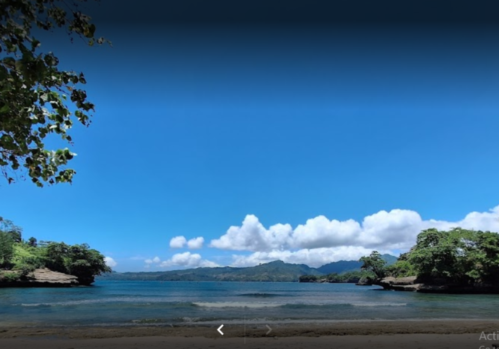 Keindahan pemandangan asri Pantai Coro yang tidak kalah cantik dengan Pantai Gemah.