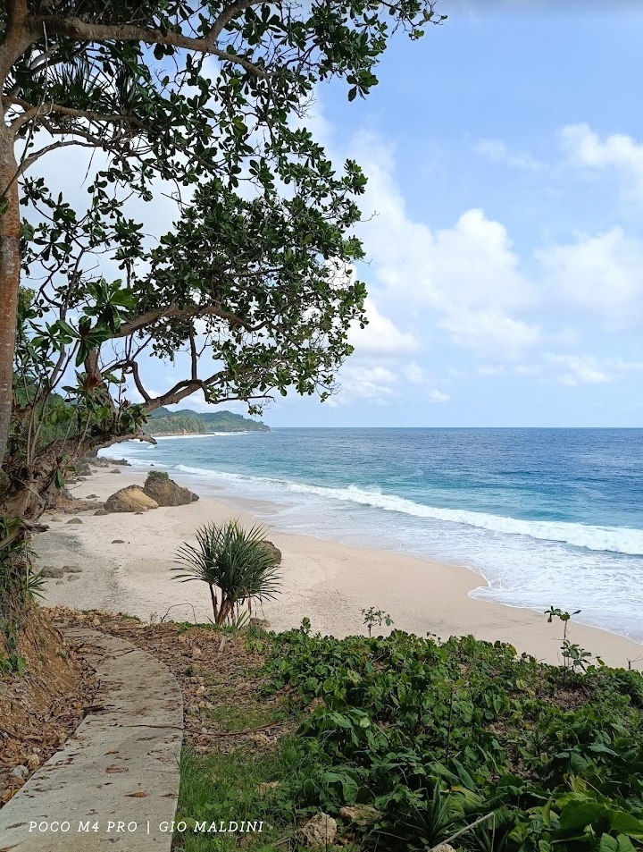 Pantai Nglinci (google.com/maps/Giovanni Maldini)
