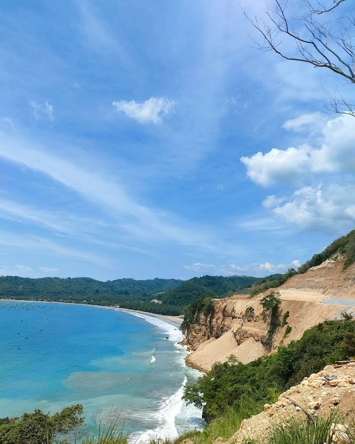 Pantai Sine (google.com/maps/Isa Faizatul)