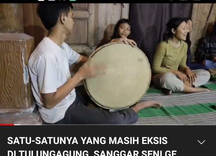 Penampilan kentrung dari sanggar gedhang ghodog