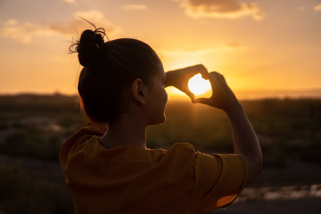 Ilustrasi menghormati diri sendiri dengan self love