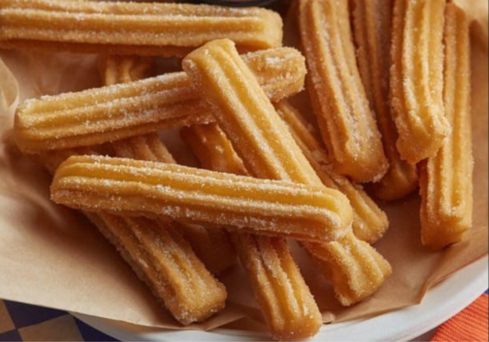 Churros, takjil kekinian yang sedang viral.