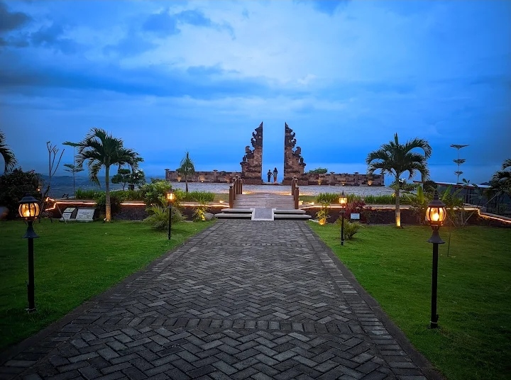 Puncak Jowin.