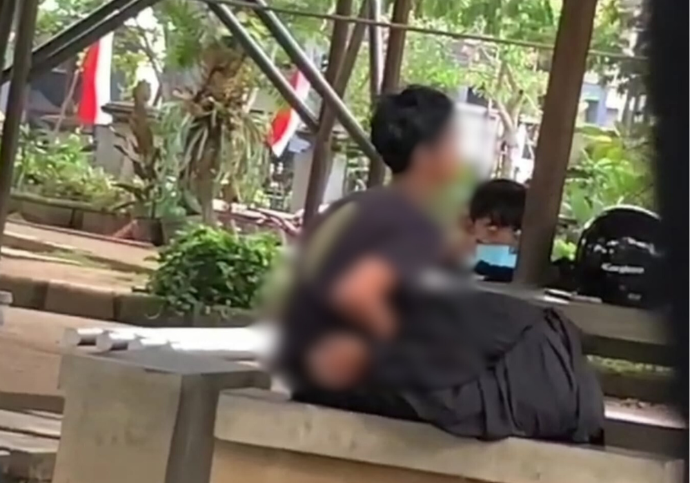 Video beredar dua sejoli diduga melakukan hal tidak senonoh di Alun-alun Tulungagung.