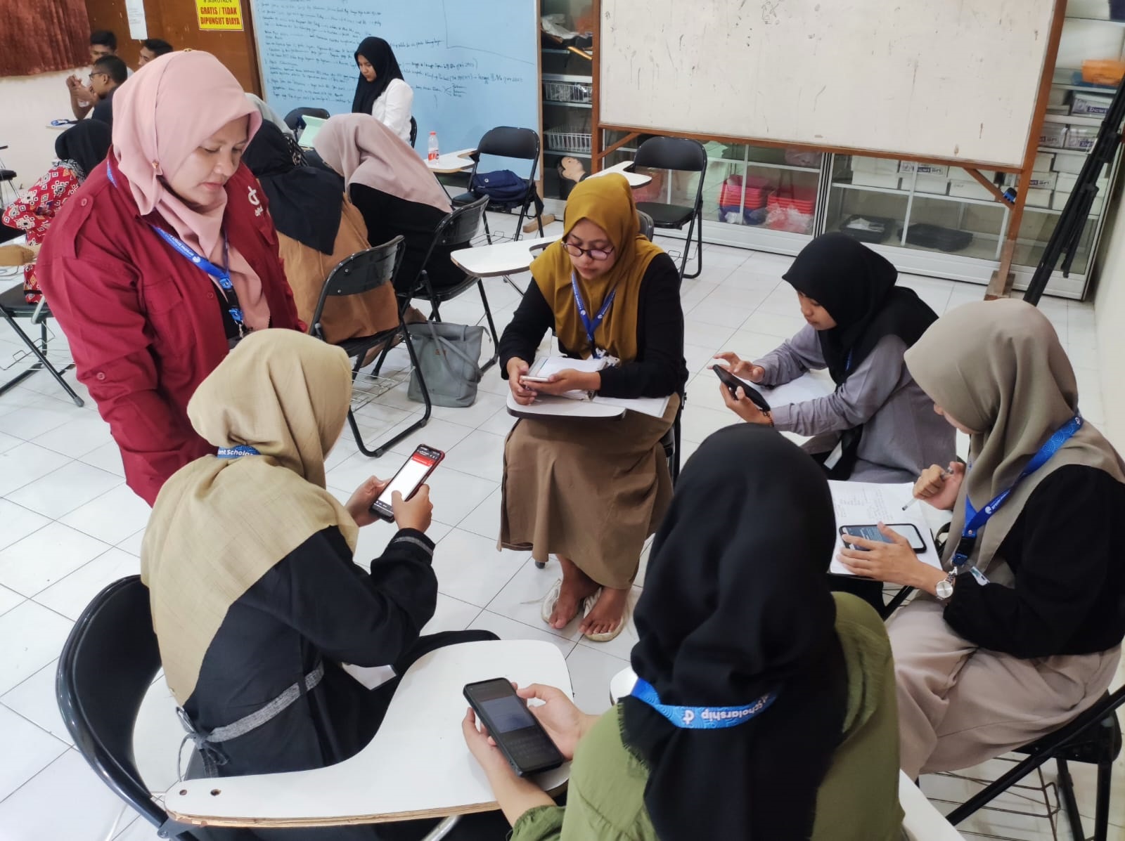 TELATEN: Suasana pelatihan Pemasaran Digital yang digelar Pemkab Trenggalek bekerjasama dengan Balai Pengembangan Sumber Daya Manusia dan Penelitian (BPSDMP) Kominfo Surabaya.