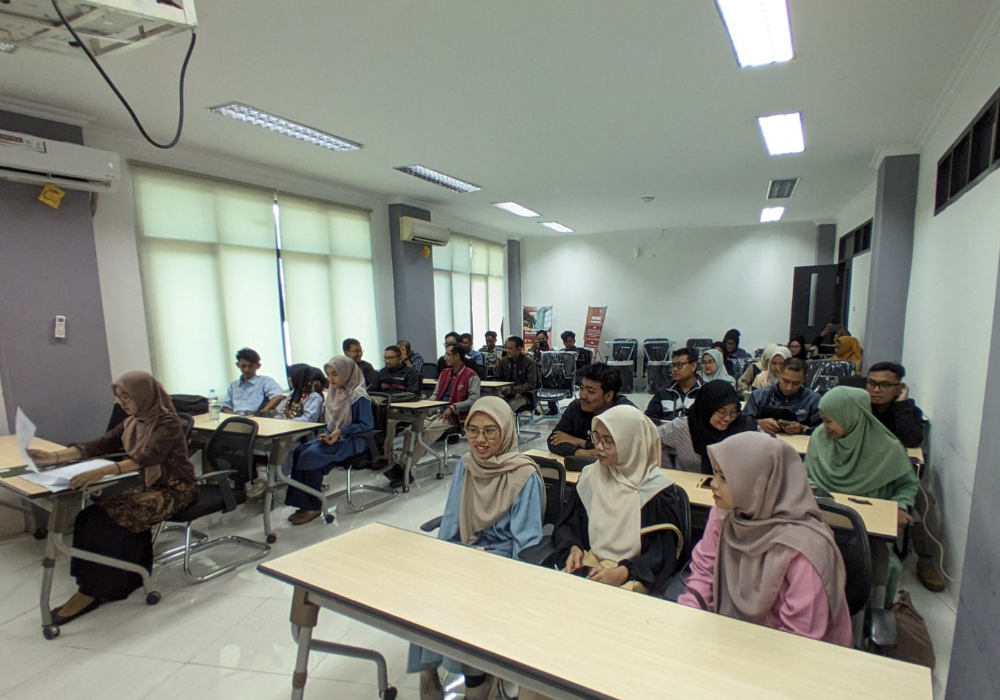 ANTUSIAS: Sekitar 45 peserta baik dari mahasiswa aktif maupun alumnus UIN SATU mengikuti pelatihan tentang publikasi karya ilmiah civitas akademika bersama Jawa Pos Radar Tulungagung.