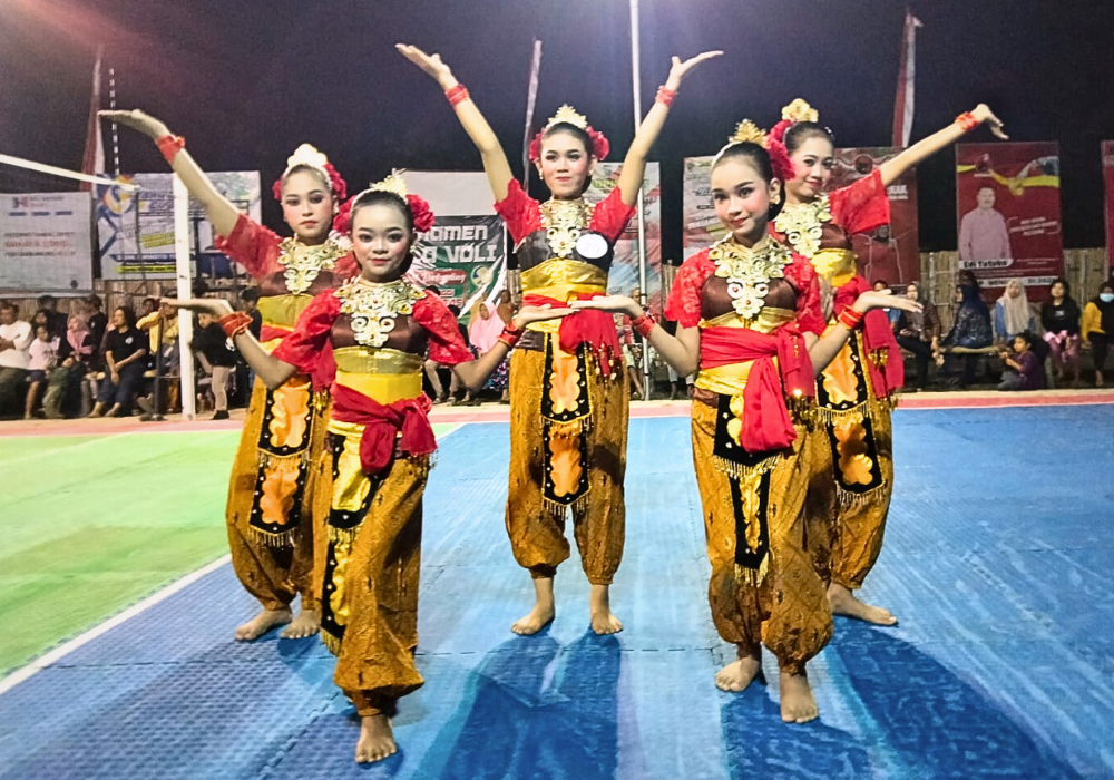 HEBAT: Penampilan generasi Z Desa Tapan dalam Festival Kesenian Budaya Lokal Desa.