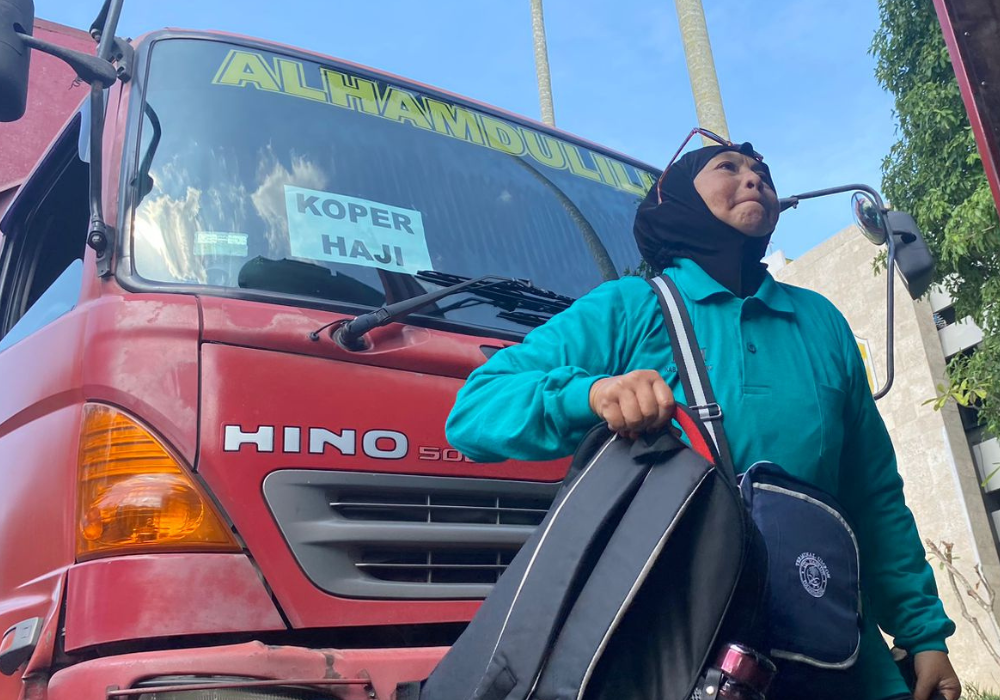 Ribuan koper jemaah haji Tulungagung telah diberangkatkan ke Asrama Haji Sukolilo, Surabaya.