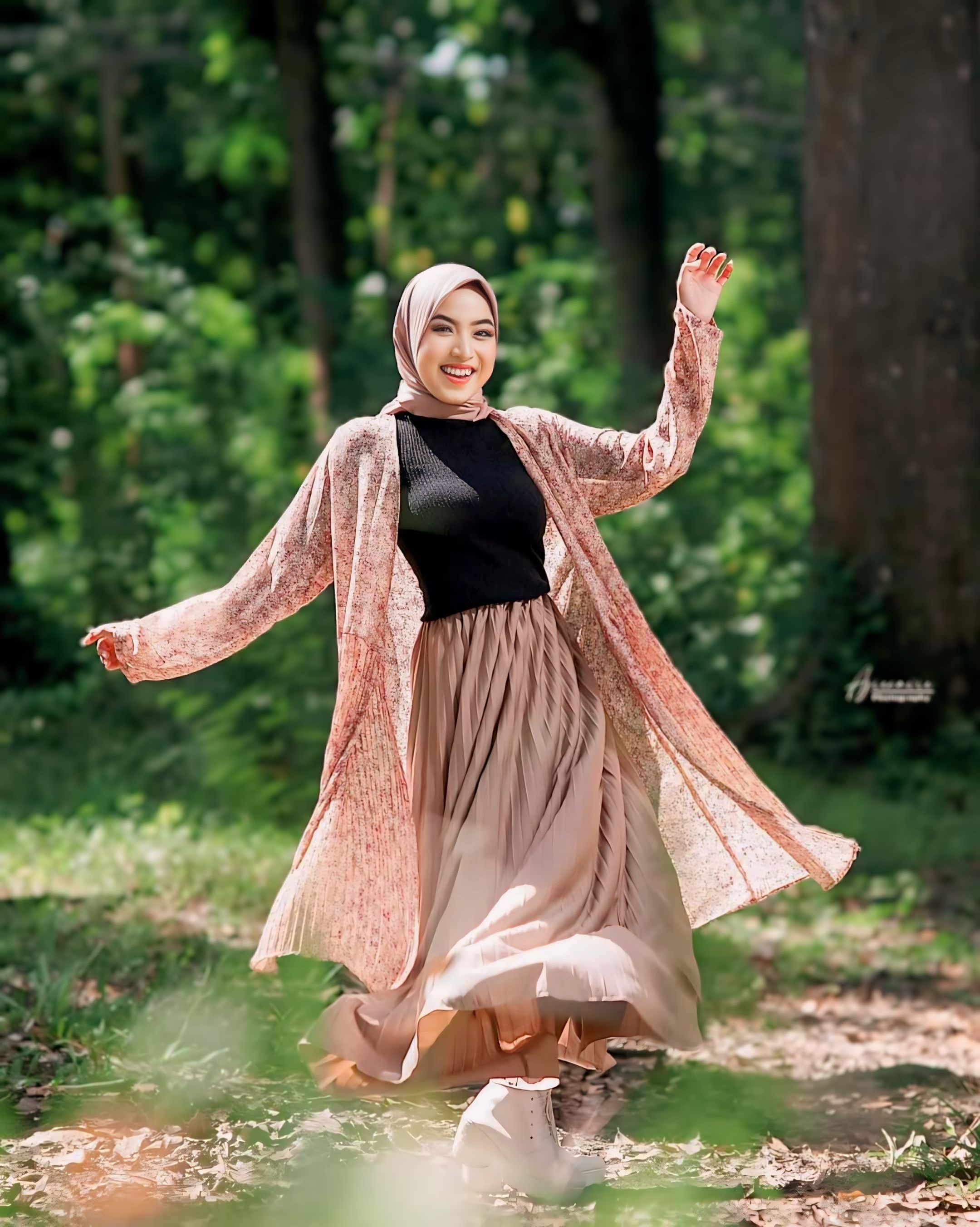 CANTIK: Adinda Septiani Cahyono Putri berpose saat sesi pemotretan.