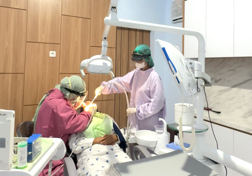 AMAN dan NYAMAN : Pelayanan di Poli Gigi Klinik Primadona.