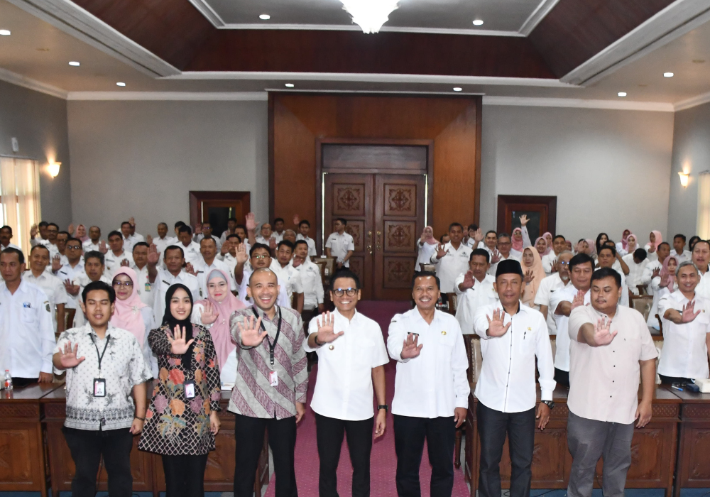 KOMPAK: Jajaran KPK RI dan jajaran Pemkab Tulungagung berkomitmen menolak praktik-praktik korupsi.