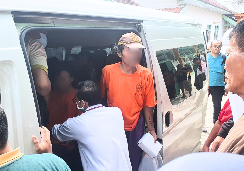 Sejumlah ODGJ di Tulungagung dikirim ke RSJ Lawang, beberapa di antaranya sering ngamuk.
