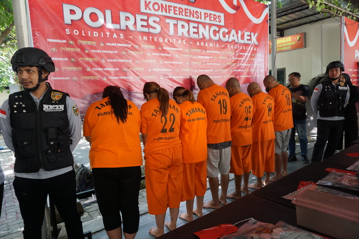 DIBEKUK: Komplotan pencuri emas lintas provinsi diringkus kepolisian usai kepergok saat beraksi di Kecamatan Gandusari.