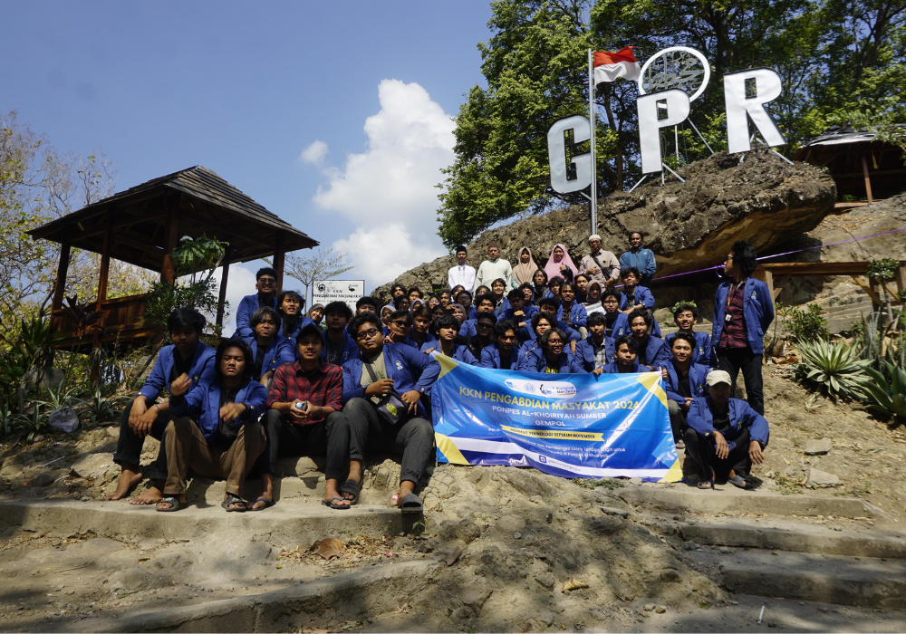 Kuliah kerja nyata (KKN) ITS Surabaya berkontribusi dalam membangun wisata Glamping Podo Rukun (GPR) di Sumbergempol, Tulungagung.