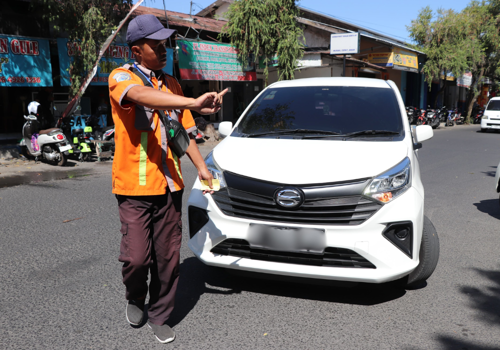Dishub Tulungagung harus bergerak cepat merealisasikan parkir berlangganan.