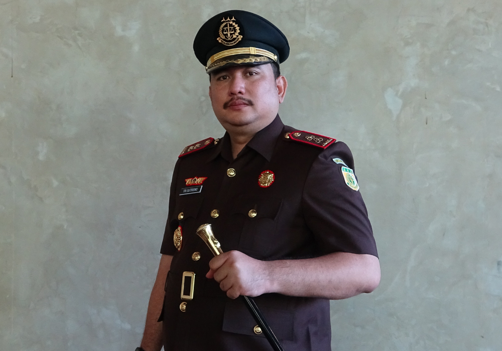 DEDIKASI: Disiplin dan sepenuh hati dalam bertugas menjadi kunci karir Kajari Tulungagung Tri Sutrisno.