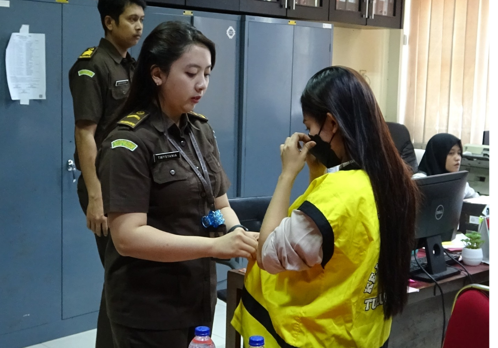 Selebgram Tulungagung yang mempromosikan judi online ditahan.