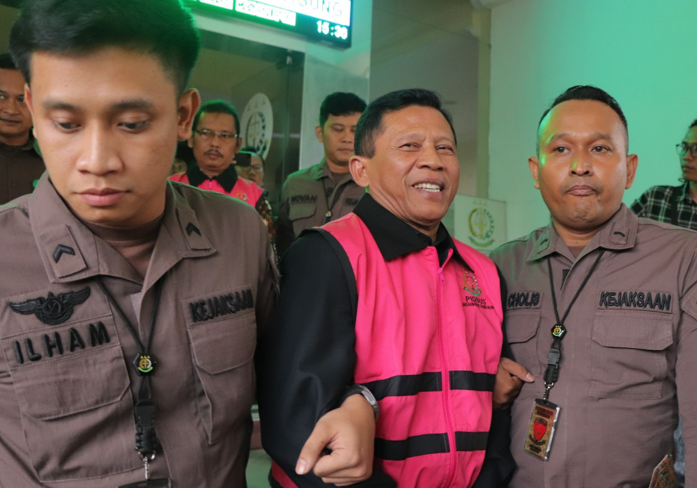 Kades Batangsaren, Kecamatan Kauman, Kabupaten Tulungagung, Ripangi ditetapkan tersangka oleh Kejari Tulungagung.