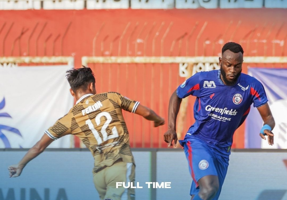 Momen pertandingan Arema FC 0 - 0 Dewa United FC.