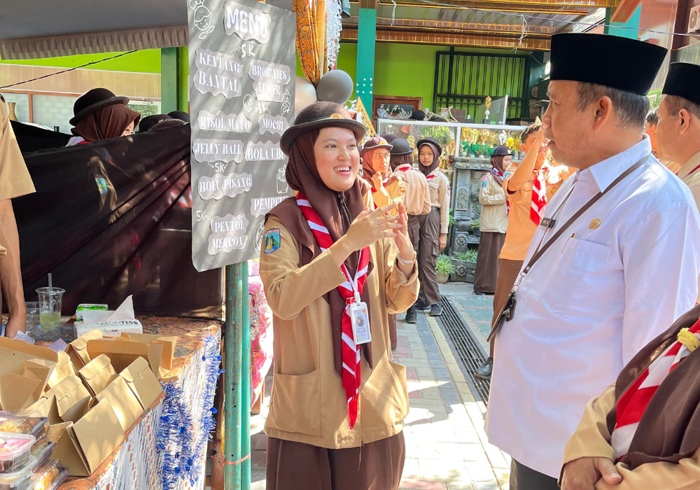 Bazar penegak pramuka yang diinisiasi MAN 1 Tulungagung.