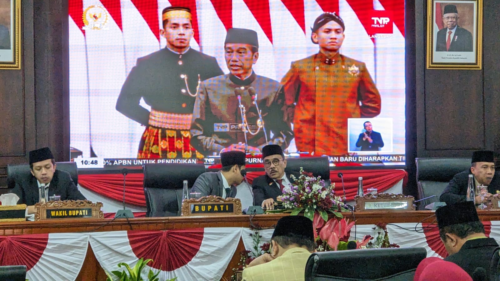 BERBEDA: Suasana rapat paripurna DPRD Trenggalek kali ini bukan untuk mengesahkan aturan, melainkan mendengarkan pidato kenegaraan presiden.
