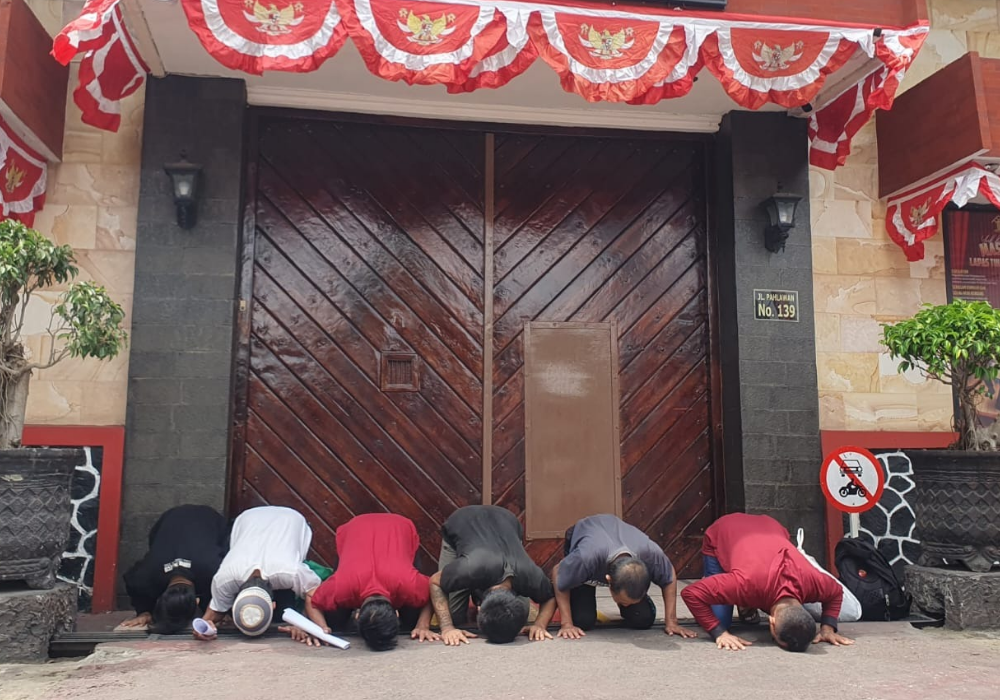 6 narapidana mendapat remisi HUT ke-79 RI di lapas kelas IIB Tulungagung. Keenam narapidana itu pun telah bebas.