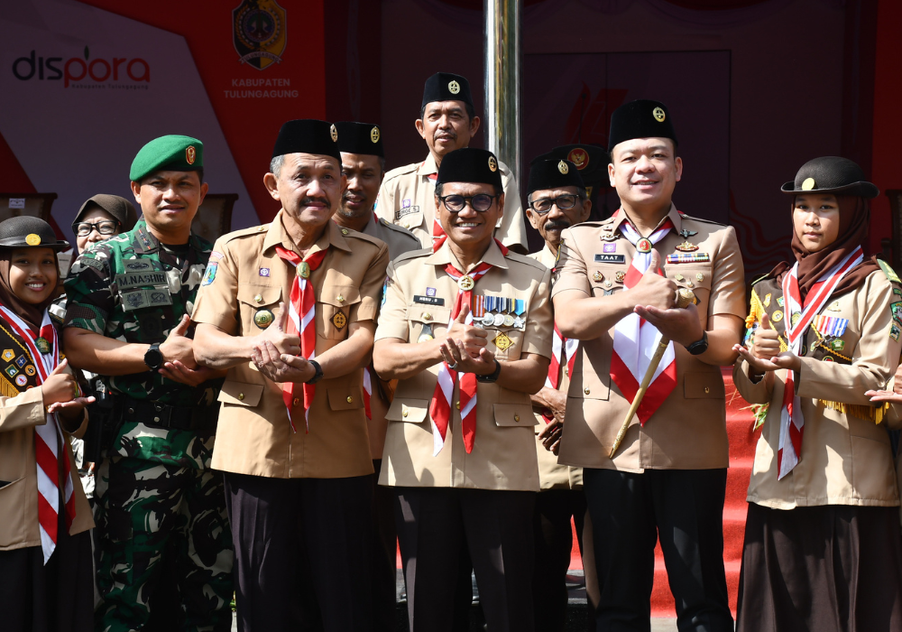 KOMPAK: Pj Bupati Tulungagung Heru Suseno beserta jajaran usai menggelar apel dalam Peringatan Hari Pramuka ke-63.
