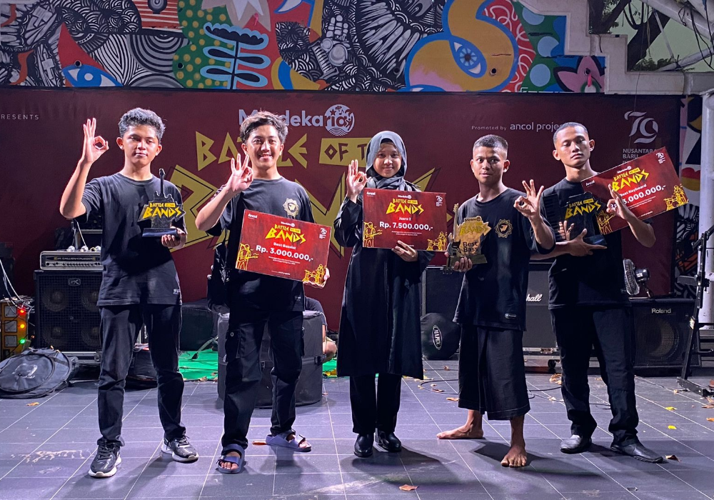 POWERFULL: Kelima anak muda ini menyajikan musik dengan aransemen berkelas.