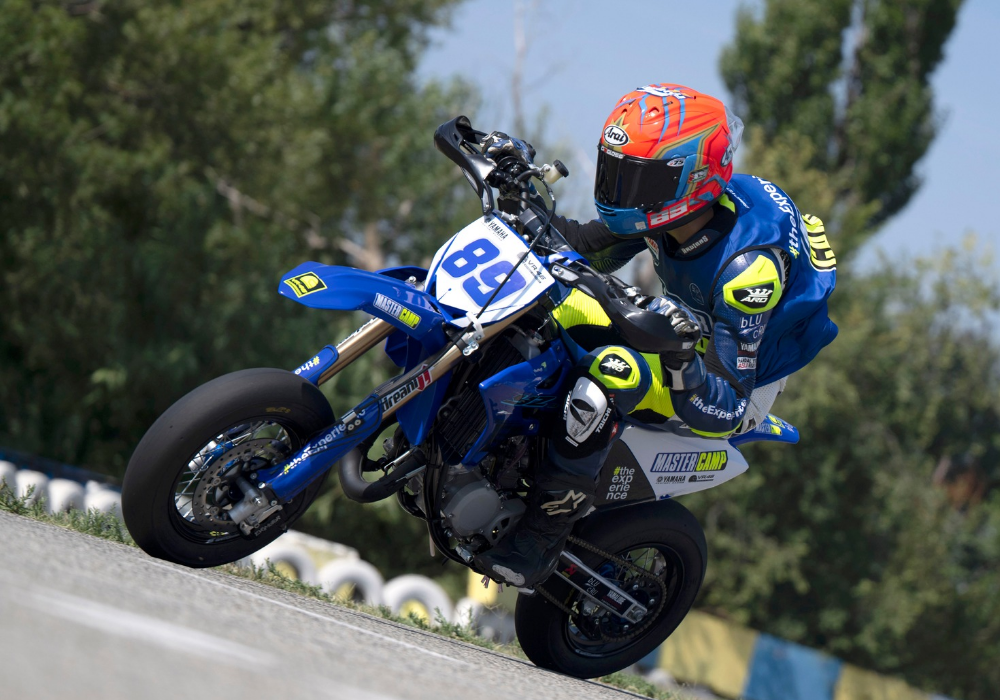 Wahyu Nugroho Jalani Latihan di Yamaha VR46 Master Camp, Konsisten Raih Podium di Berbagai Sesi Kompetisi.