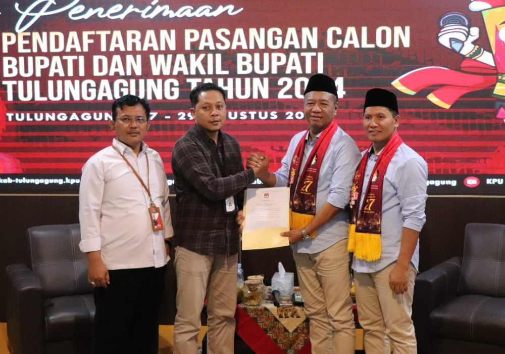 Pasangan Gabah secara resmi mendaftar ke KPU Tulungagung untuk mengikuti kontestasi Pilkada Tulungagung.