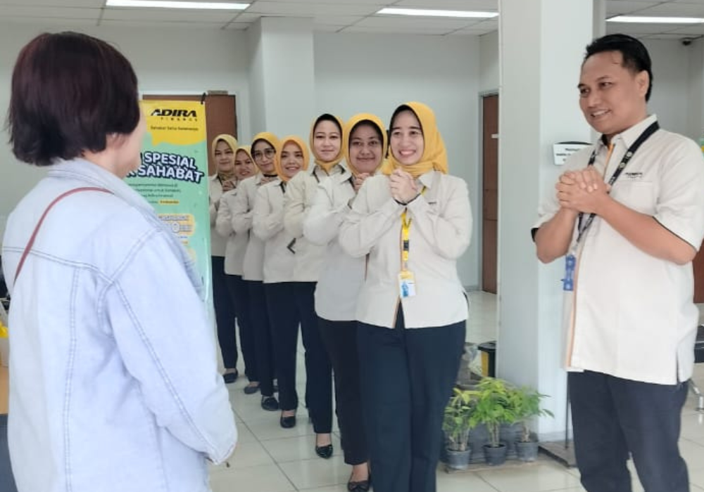 Sikap 5S dalam pelayanan Adira Finance kepada pelanggan.