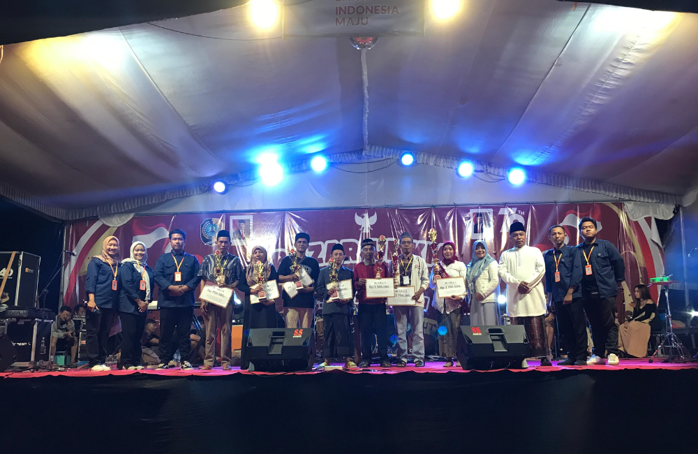 BANGGA: Malam Pemberian penghargaan kepada putra putri terbaik Desa Pagersari, Kecamatan Pagerwojo.