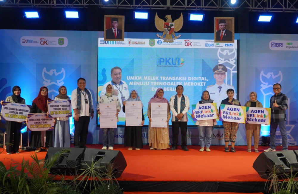 SIMBOLIS : Pemberian Beasiswa pendidikan, agen BRILink Mekaar dan NIB.