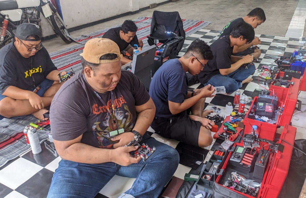 KOMPETISI: Balap Tamiya di Tulungagung dihadiri peserta dari berbagai daerah.