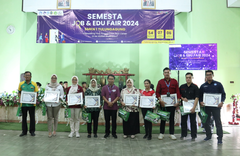 LINK AND MATCH: SMKN 1 Tulungagung bekerjasama dengan perusahan-perusahaan industri&nbsp;terkemuka.