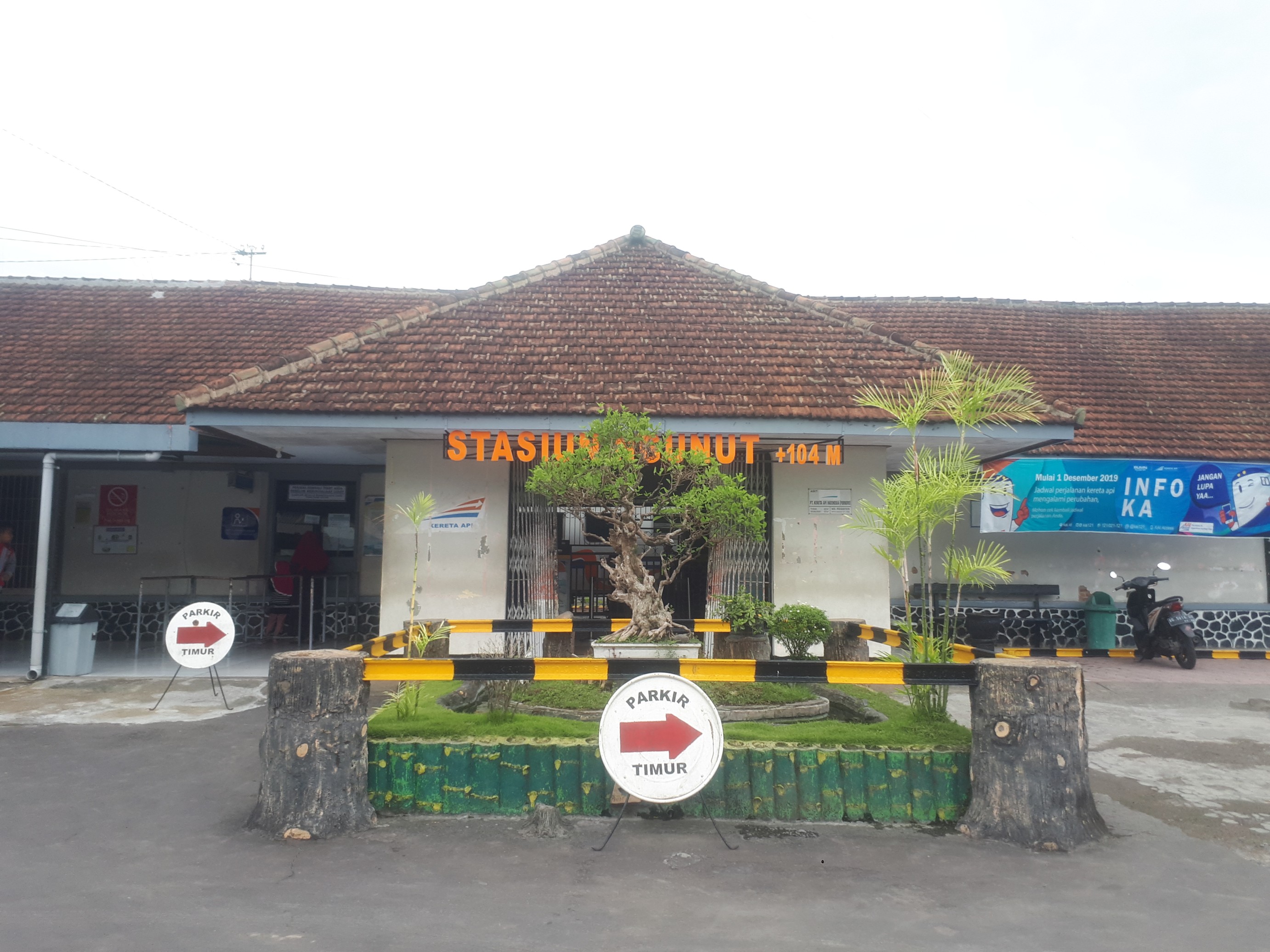 Stasiun Ngunut (Wikipedia)