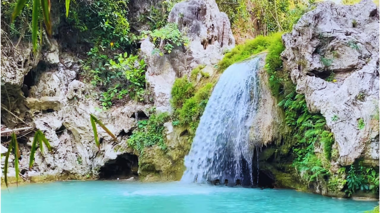 Gambar air terjun gedung manten blitar, sumberGambar air terjun gedung manten blitar.