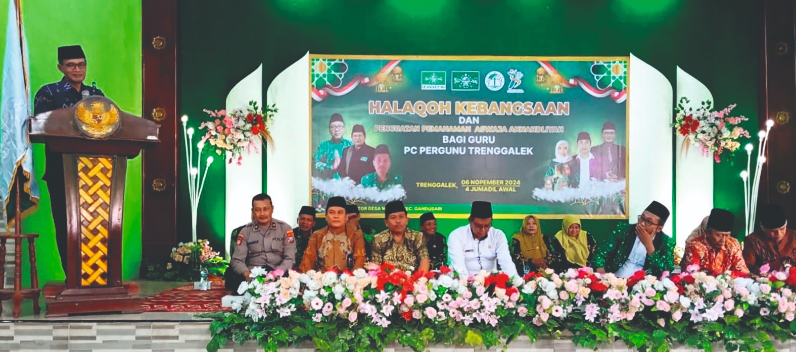 KHIDMAT : Pembukaan acara Halaqoh Kebangsaan dan Penguatan Pemahaman Aswaja An-Nahdliyah bagi Guru PC Pergunu Trenggalek oleh Kepala Kemenag Trenggalek, Mohammad Nur Ibadi