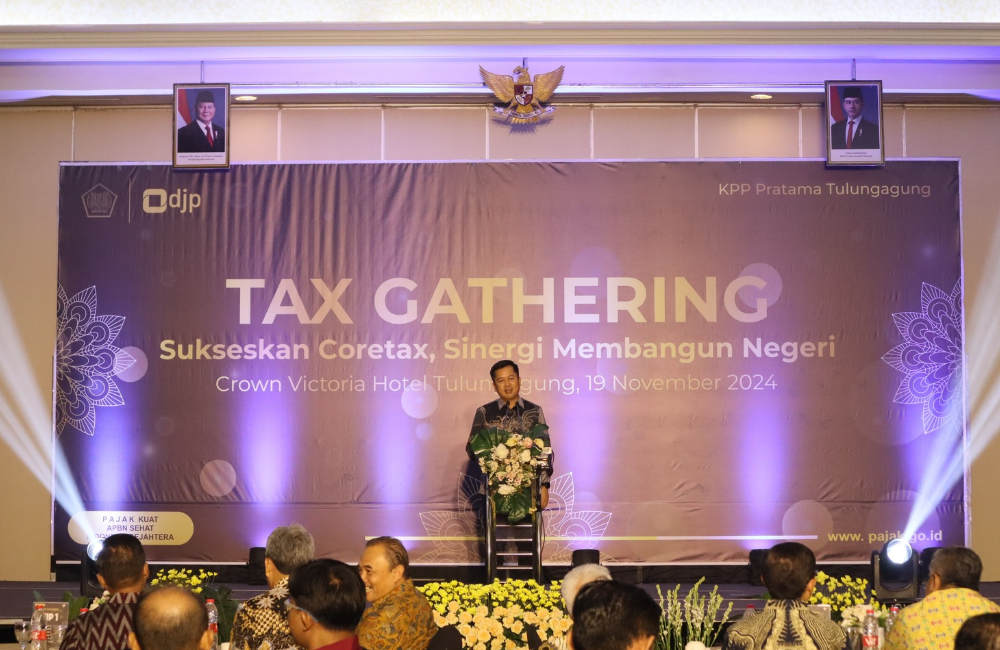 SEREMONIAL: Kepala KPP Pratama Tulungagung memberikan sambutan saat acara Tax Gathering sedang berlangsung.