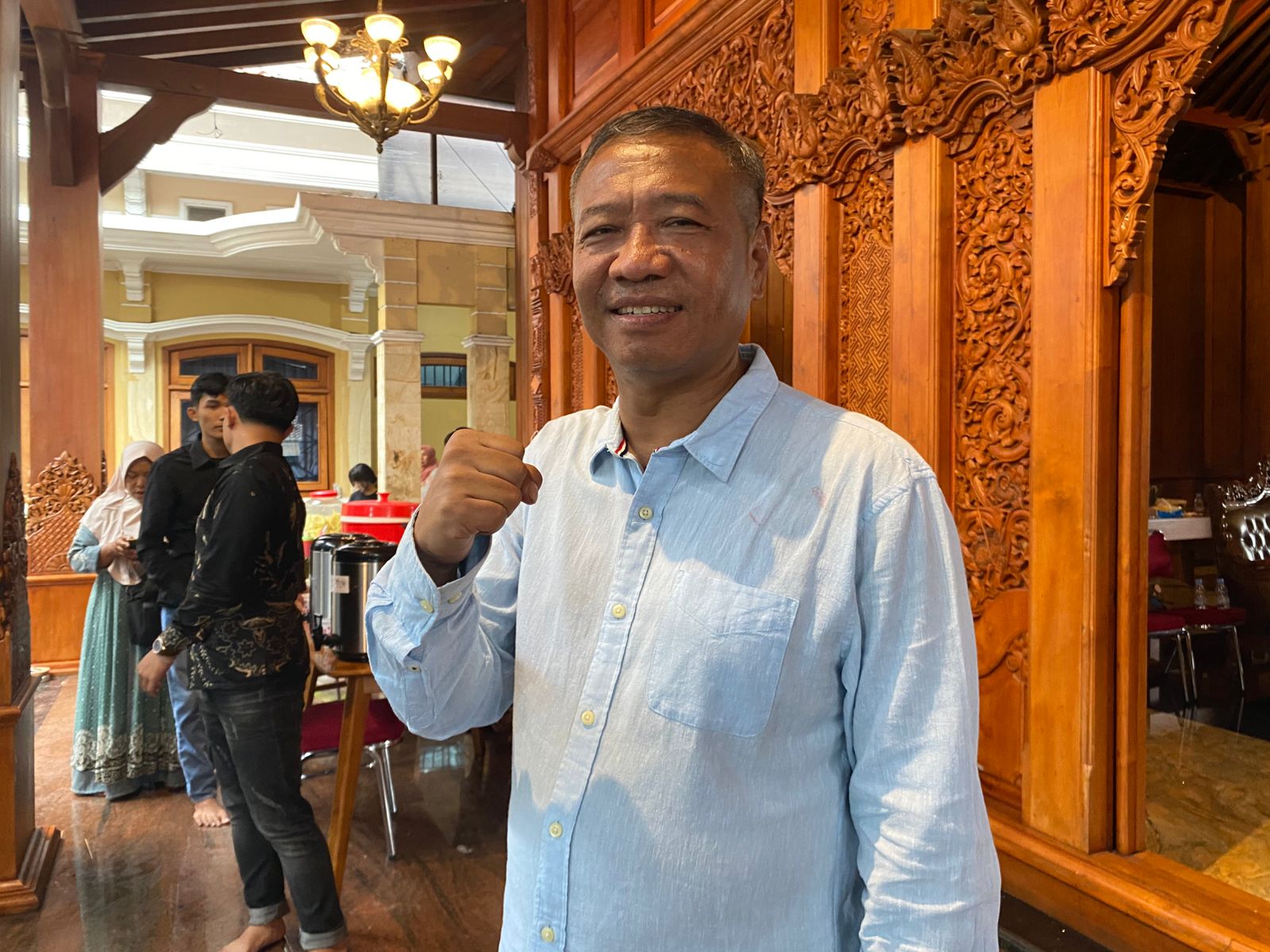 Bupati Tulungagung terpilih Gatut Sunu Wibowo saat ditemui di kediamannya, Kamis (28/11). (DR PERDANA/RADAR TULUNGAGUNG)